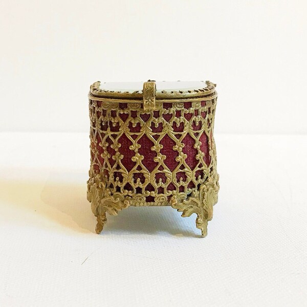 Antique filigree jewelry storage made of brass with glass lid / jewelry box / jewelry box