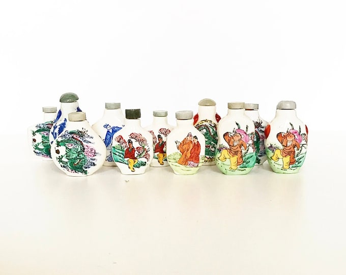 Vintage Asia snuff bottle / snuff bottles / China, porcelain, with gemstone lid / mixed lot