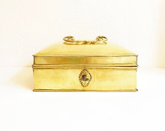 Antique brass casket, lockable cassette, cash register, box / lidded chest / storage