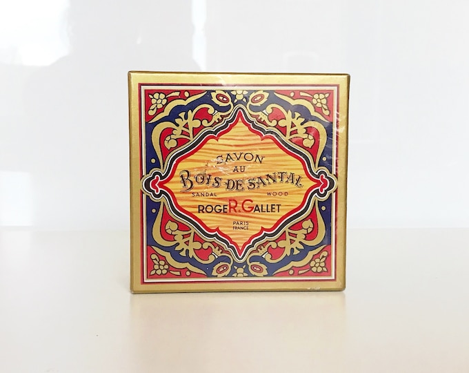 Vintage Roger & Gallet Soap / "Bois de Santal" / Paris, France / Bath Soap