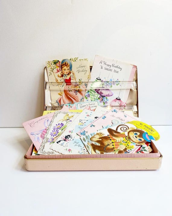 Vintage 1960s greeting cards in a pink plastic box "Farrington" made in the U.S.A. / Dog and cat animal motifs / Retro