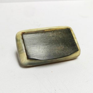 Antique snuff box made of horn / vintage snuff box