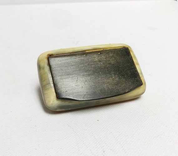 Antique snuff box made of horn / vintage snuff box