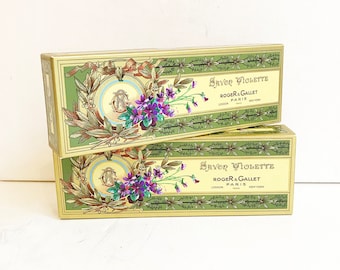 Vintage Roger & Gallet soap, "Savon Violette" / Paris, France / Bath Soap, 3 pieces