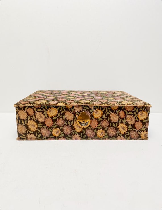 Antik Art Deco Aufbewahrung / mit Blumen Motiv, mit Stoff bezogener Schachtel, Schatulle, abschließbar mit Schlüssel