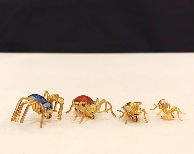 Vintage brooch spider with amber / pin / beetle lapel pin / flying insect / moth / bow tie / brass / colorful glass stones
