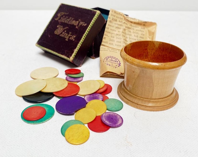 Antique board game "Tiddledy-Winks", antique game, around 1900 years