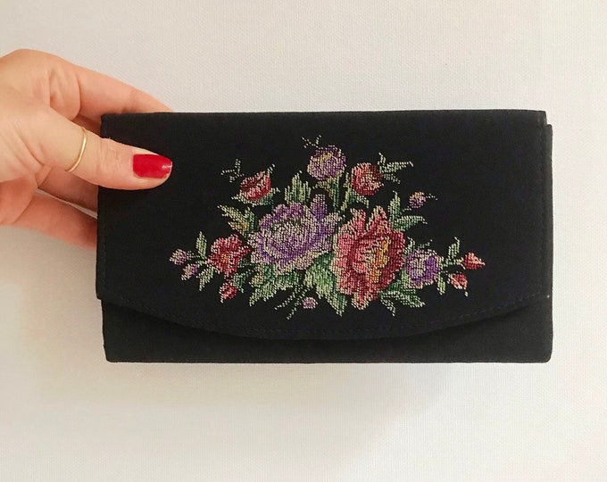 Vintage Petit Point purse, clutch bag / purse / flowers embroidered