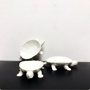 KPM Porcelain Turtle Bowl, White Bowl, Set of 3 Pieces, Royal Porcelain Manufactory