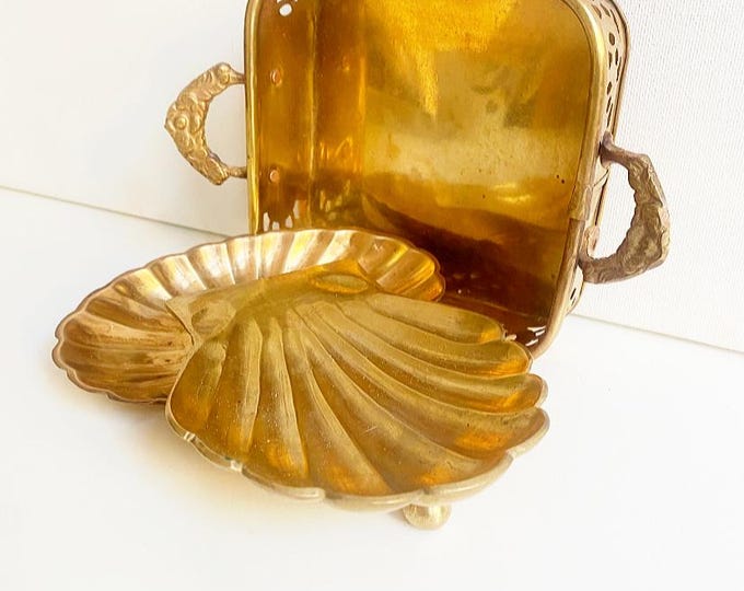 Set of solid vintage brass bowls / shell shape, coasters, soap dish, serving bowl, coaster, tray