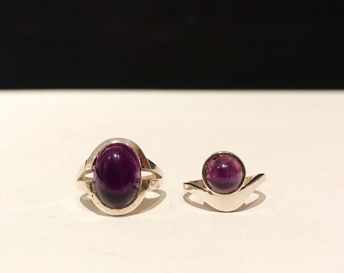 Vintage 925 Sterling Silver Amethyst Gemstone Ring / MODERNIST 1960's / Purple Cabochon Jewelry