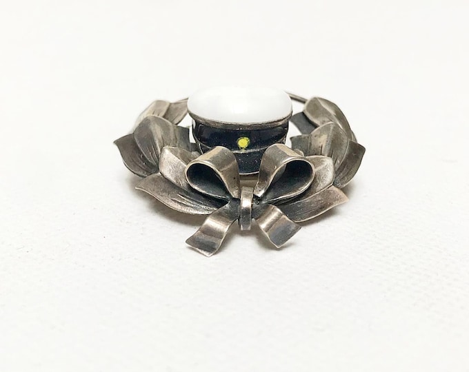 Antique "Studentmössa" enamel real silver brooch, Stockholm - Sweden, jewelry, student cap, hat / enameled, silver