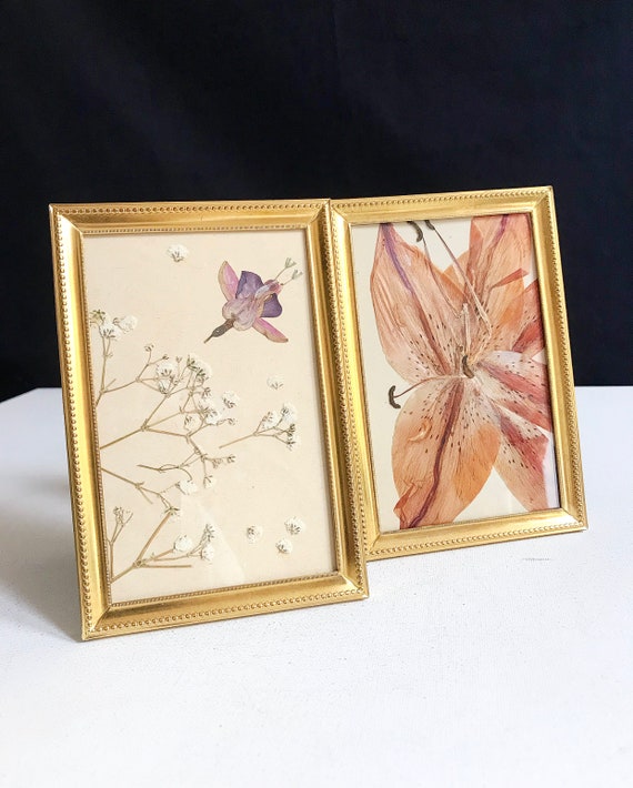 Floral Art / Pressed flowers, framed / Picture frame with pressed flowers / Lily / Bleeding hearts / Gypsophila