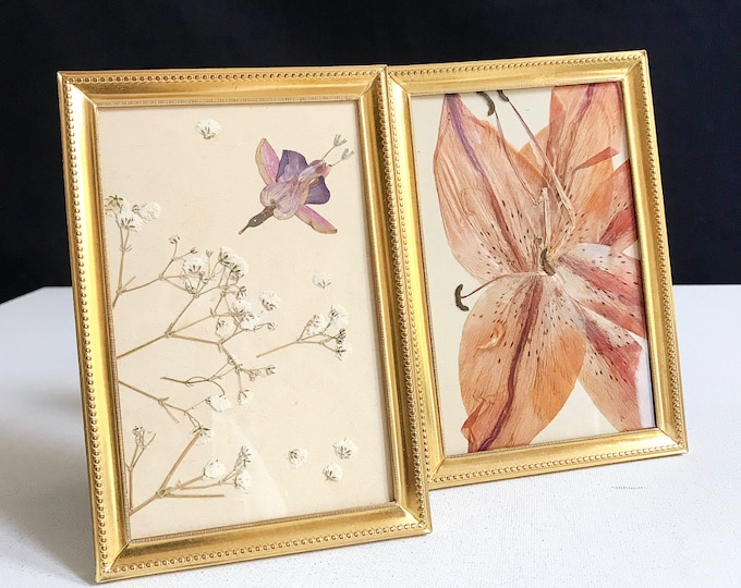 Floral Art / Pressed flowers, framed / Picture frame with pressed flowers / Lily / Bleeding hearts / Gypsophila