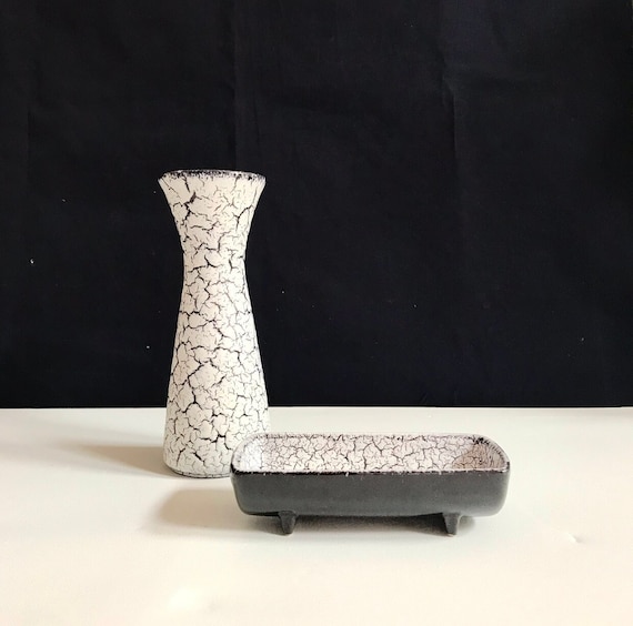 Vintage ceramic Jasba Cortina vase in cracked look, model 002/19 with tray / craquele look