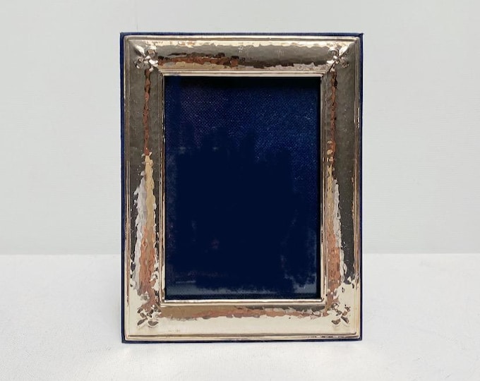 Vintage 925 sterling silver picture frame with fleur-de-lis design, lily pattern/hammered finish/picture size/Italy