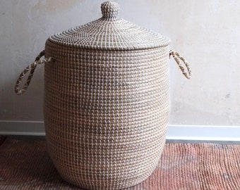 Cesto portabiancheria con coperchio in rattan seagrass grande