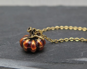 Kette Herbst - zarter Kürbis orange Emaille - Halskette vergoldet Liebe Geschenk Schmuck braun gold herbstlich Halloween Liebe BESTSELLER