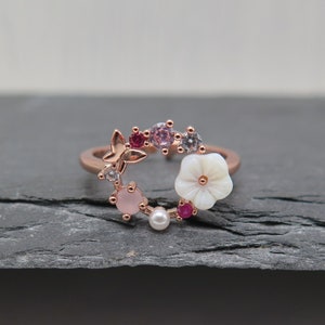 Ring wreath - flower butterfly rose gold pearl white - adjustable rose gold plated glitter crystals pink white pink wedding boho bridal top