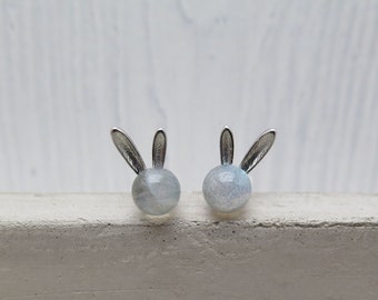 Ohrstecker - Hase mit Labradorit Glasball - Ohrringe Sterling versilbert Kaninchen Ostern Schmuck Geschenk Liebe grau blau Kugel Tierschmuck