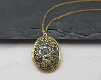 Flower vintage style locket - gold plated with antique patina black - stainless steel chain gift photo memory love gold jewelry secret
