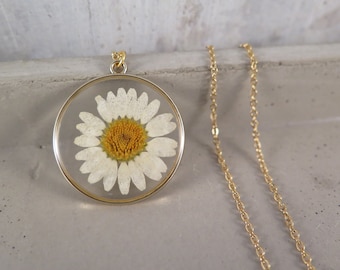 Véritable collier fleur fine plat - marguerites dans un cercle cadre plaqué or - chaine acier inoxydable doré fleurs collier super cadeau fête des mères douces