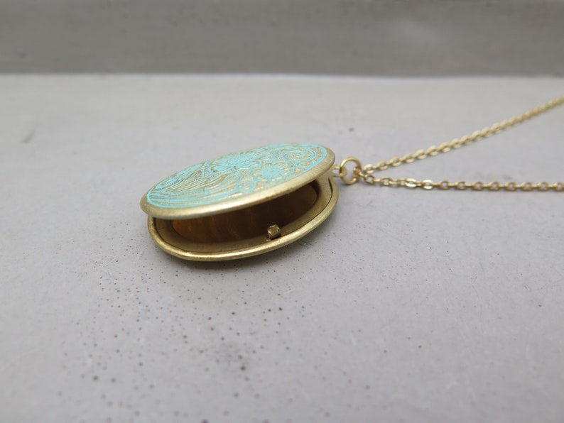 Flower vintage style medallion gold plated with antique patina turquoise blue green stainless steel chain / retro / gift for a photo memory image 4