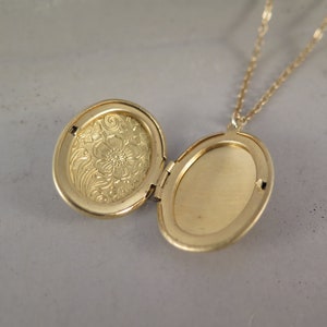 BESTSELLER Flower Vintage Style Locket Gold Plated Patina Antique White Stainless Steel Chain Gift Photo Memory Wedding Love Spring image 6