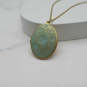 Flower vintage style medallion gold plated with antique patina turquoise blue green stainless steel chain / retro / gift for a photo memory image 8