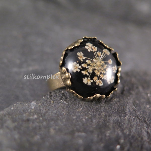 Ring - echte Blüten schwarz - bronzefarben verstellbar Dillblüten romantisch Blütenring Schmuck Geschenk Freundin Naturschmuck Boho Blume