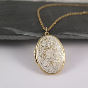 BESTSELLER Flower Vintage Style Locket Gold Plated Patina Antique White Stainless Steel Chain Gift Photo Memory Wedding Love Spring image 8