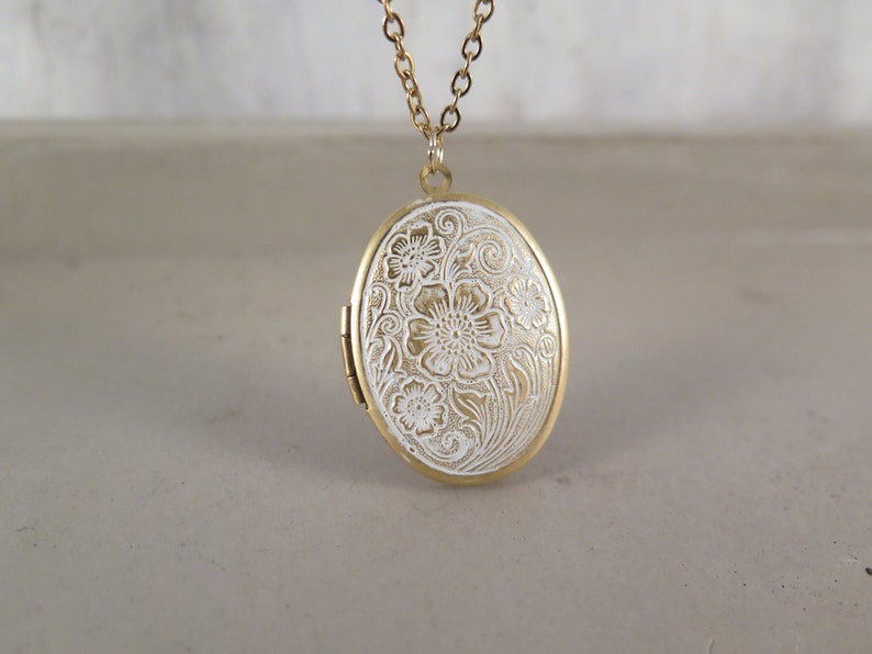 BESTSELLER Flower Vintage Style Locket Gold Plated Patina Antique White Stainless Steel Chain Gift Photo Memory Wedding Love Spring image 1