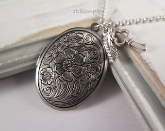 Flowers medallion old silver with key and leaf - oval for a photo reminder vintage great gift