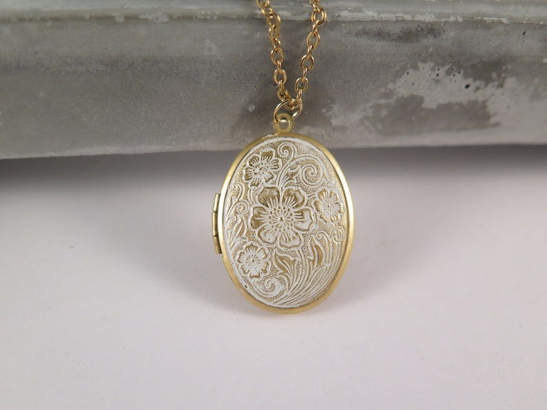 BESTSELLER Flower Vintage Style Locket Gold Plated Patina Antique White Stainless Steel Chain Gift Photo Memory Wedding Love Spring image 4