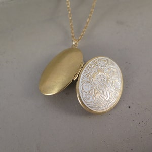 BESTSELLER Flower Vintage Style Locket Gold Plated Patina Antique White Stainless Steel Chain Gift Photo Memory Wedding Love Spring image 5