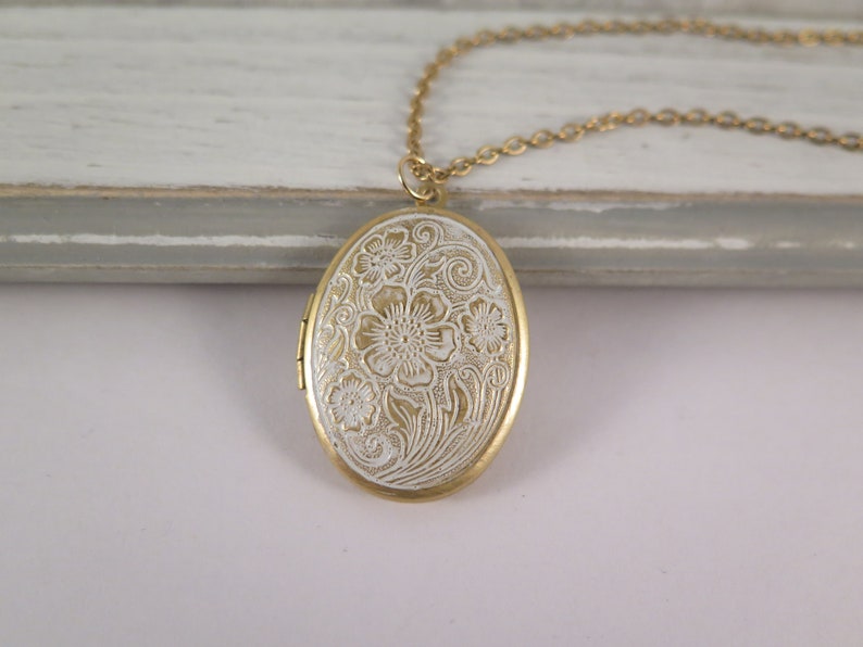 BESTSELLER Flower Vintage Style Locket Gold Plated Patina Antique White Stainless Steel Chain Gift Photo Memory Wedding Love Spring image 9