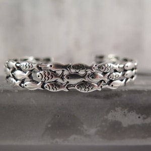 Bangle school of fish silver plated fish bracelet antique blackened animal jewelry cuff retro sea style maritime jewelry sea lovers love image 6