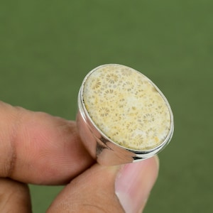 Anillo de coral fósil de plata de ley 925, anillo de piedras preciosas auténticas, joyería bohemia hecha a mano, anillo antiguo, regalo de aniversario, disponible en tallas de anillo.