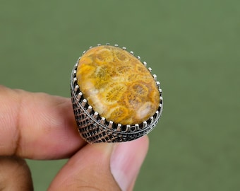 Handgemaakte ring van fossiele koraal: sterlingzilveren boho-sieraden