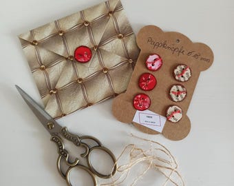 Cardboard buttons - red 18 cm