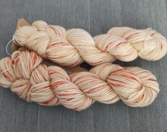 Merino wool with nylon - plant dyeing/ hand dyeing/ solar dyeing