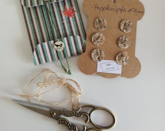 Cardboard buttons - old book pages - 16 cm