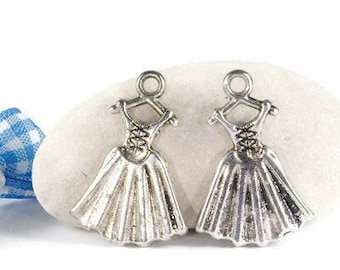 25 Dirndl pendants, traditional costume pendants, traditional costume charms, Oktoberfest pendants, charm bracelets, dirndl dress jewelry pendants