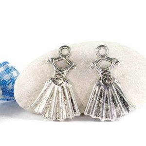 25 Anhänger Dirndl, Trachten Anhänger, Trachten Charm, Oktoberfest Anhänger, Charm Bettelarmband, Dirndl Kleid Schmuck Anhänger