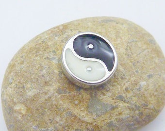 Floating Charms  Yin und Yang Charm