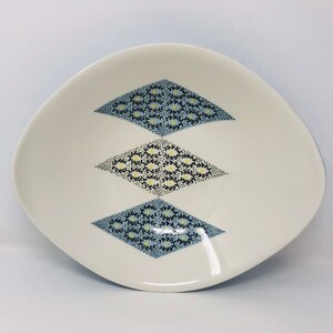 Mid Mod Dinnerware Iroquois Blue Diamonds Ben Seibel Oval Vegetable Bowl Informal Ben Seibel Blue Diamond Oval Vegetable Bowl Iroquois