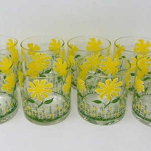 Culver Yellow Daisy Cocktail Glasses: 1970s Barware Set
