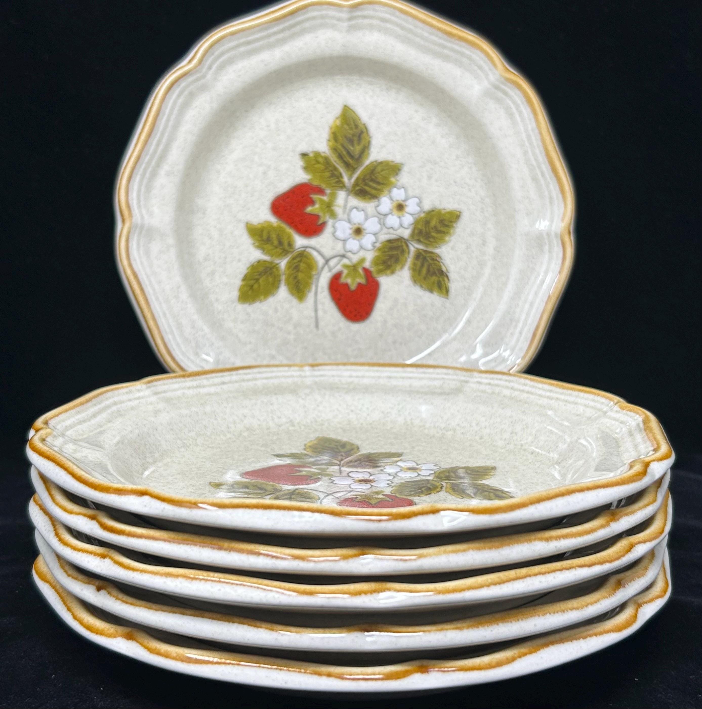 Mikasa STRAWBERRY FESTIVAL Salad Plates Set of 6 Vintage 1970s