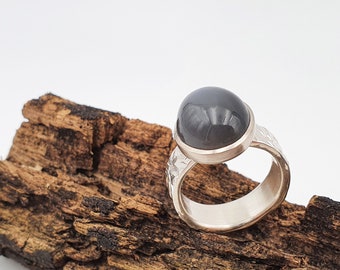 Silver ring with Indian moonstone