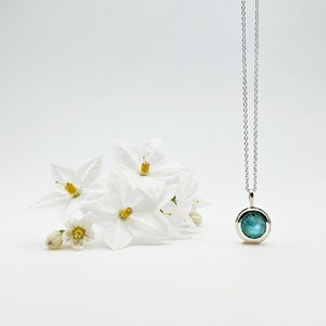 Silver pendant with moonstone